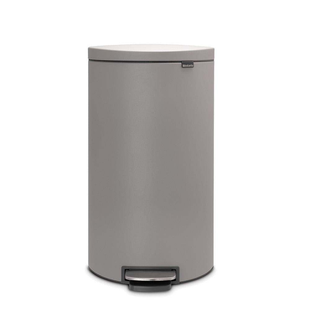 Brabantia｜Pedal Bin Flatback+ 靜音半圓平背腳踏桶 30L｜無印砂鋼