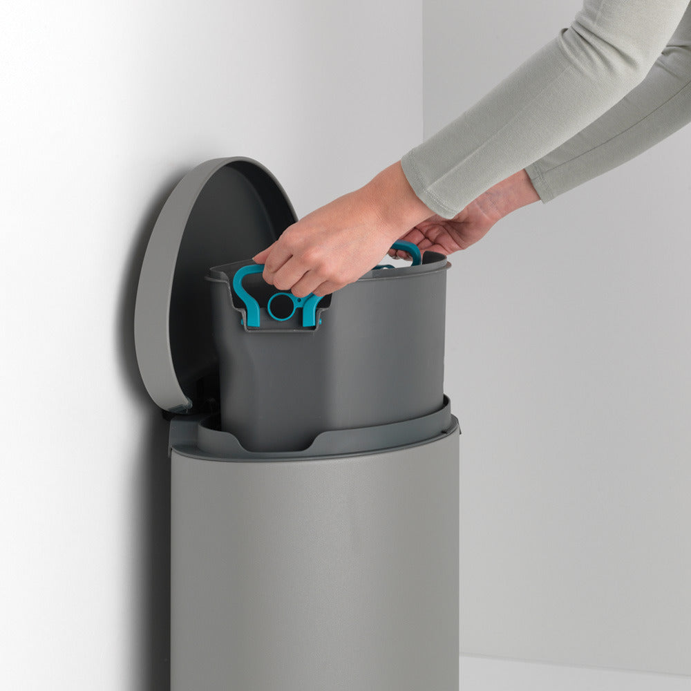 Brabantia｜Pedal Bin Flatback+ 靜音半圓平背腳踏桶 30L｜無印砂鋼