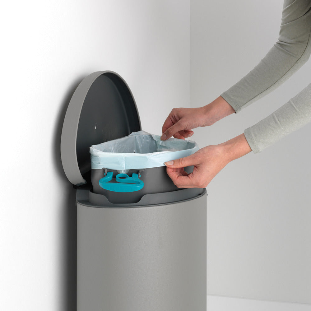 Brabantia｜Pedal Bin Flatback+ 靜音半圓平背腳踏桶 30L｜無印砂鋼